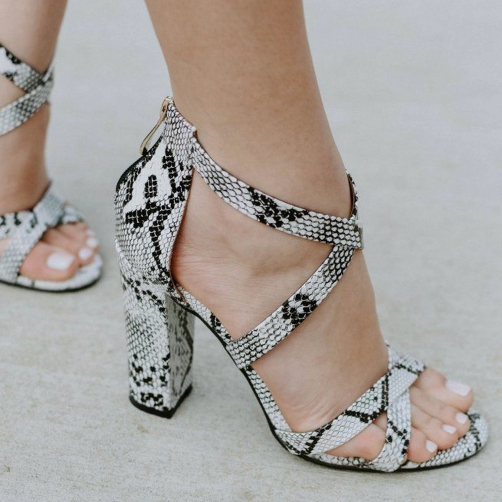 XSB heels black and white, US size 7.5